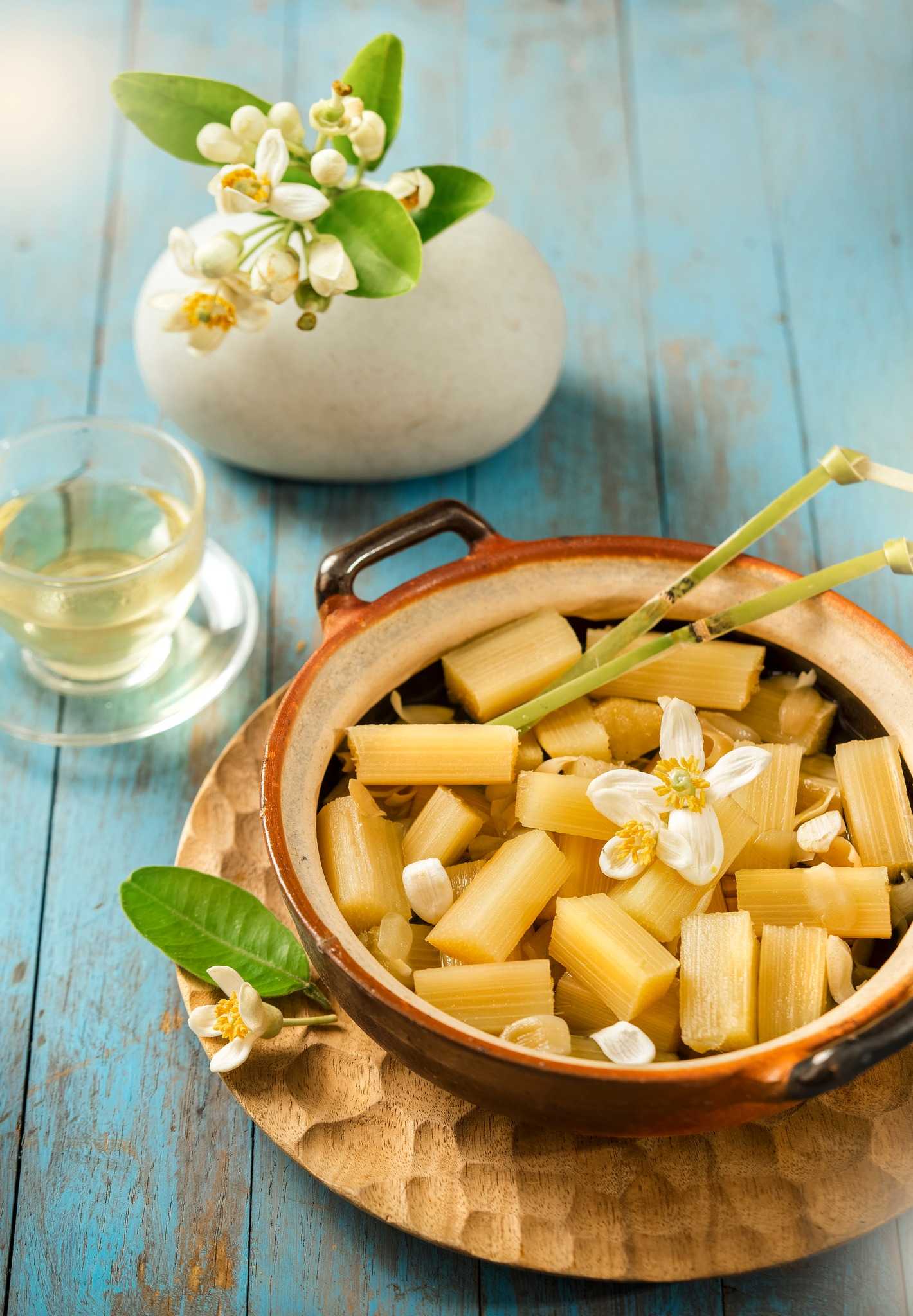 Mùa hoa Bưởi nở rộ, chị em đua nhau làm món ăn ‘chơi’ hồi thơ ấu