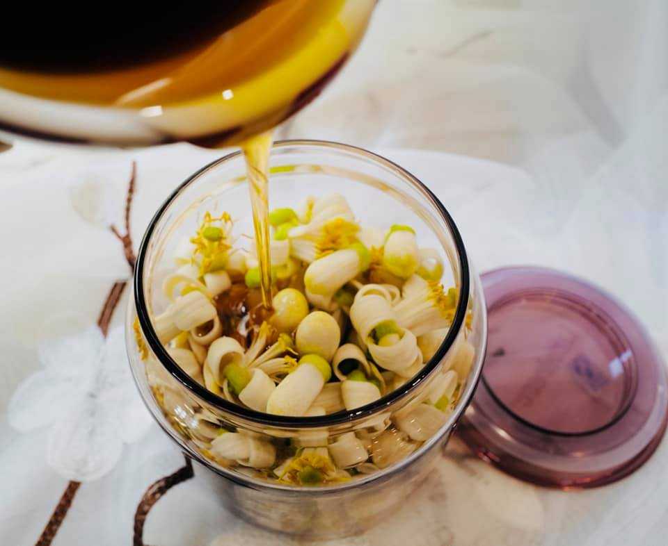 Mùa hoa Bưởi nở rộ, chị em đua nhau làm món ăn ‘chơi’ hồi thơ ấu