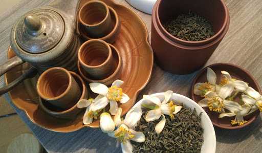 Mùa hoa Bưởi nở rộ, chị em đua nhau làm món ăn ‘chơi’ hồi thơ ấu