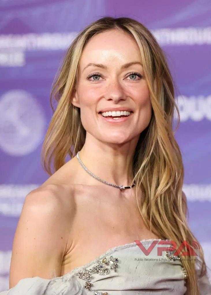 ‘Gái bốn con’ Miranda Kerr khoe sắc vóc quyến rũ bên chồng tỷ phú